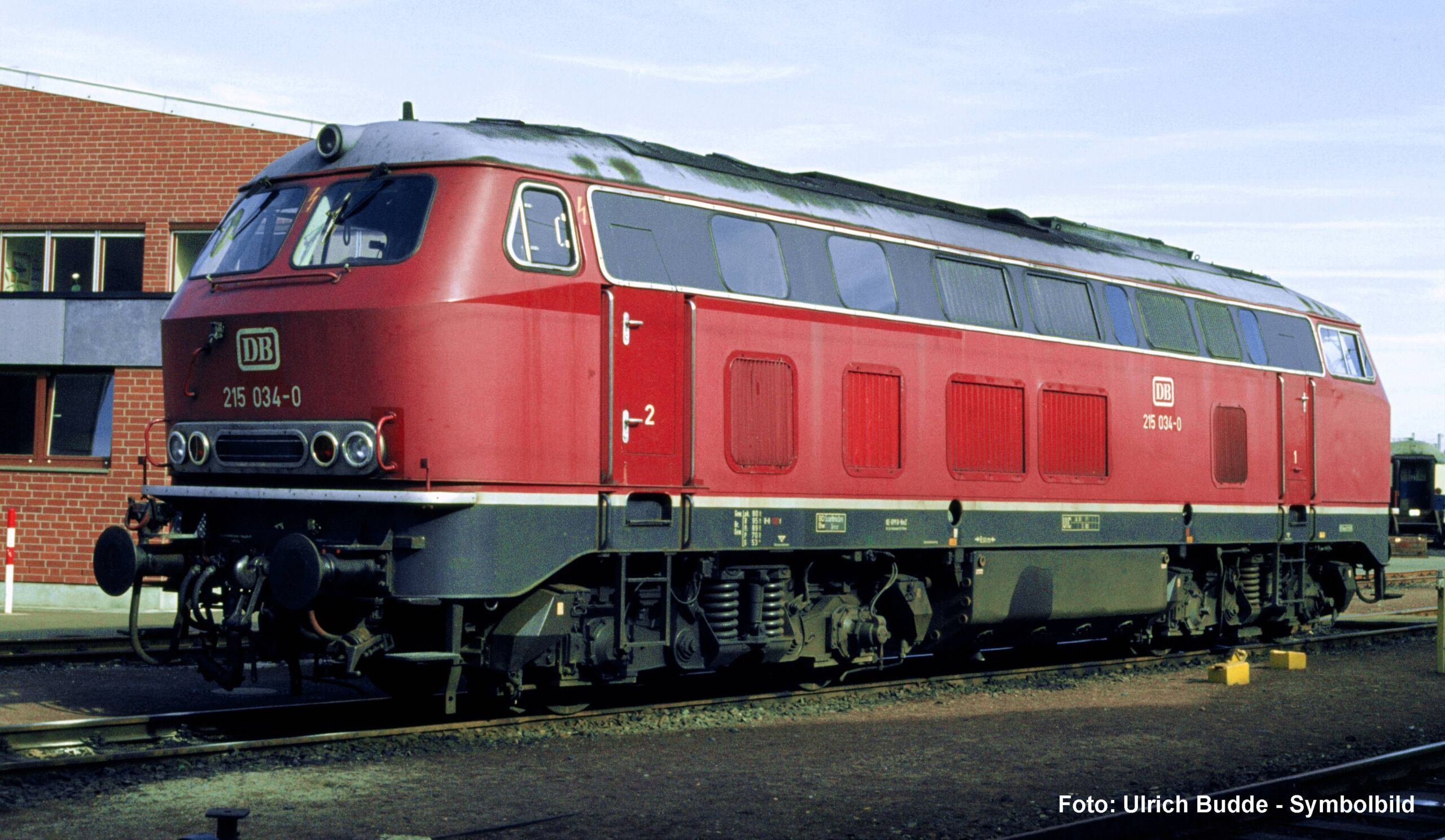 22062