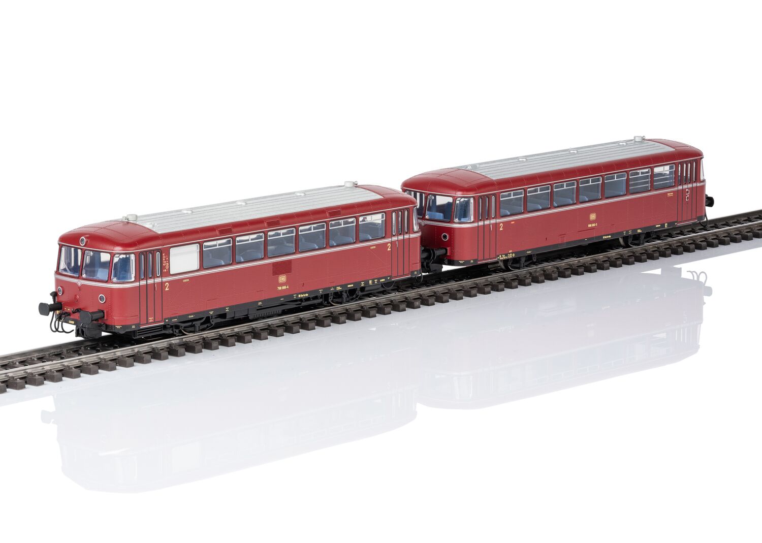 38980